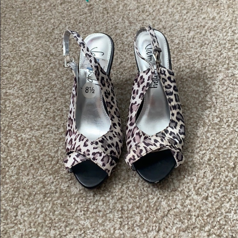 New size 8.5 heels